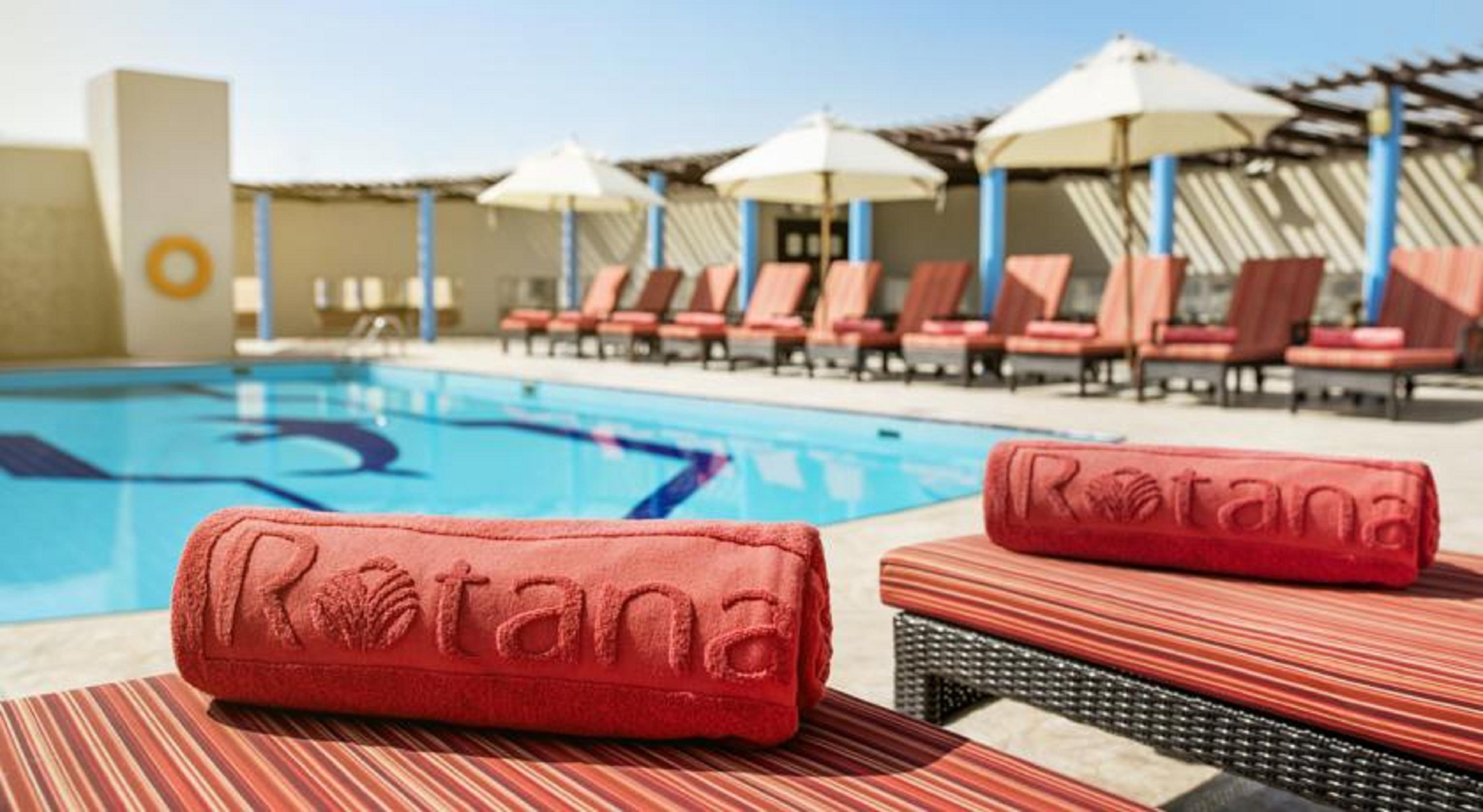 Jumeira Rotana - होटल