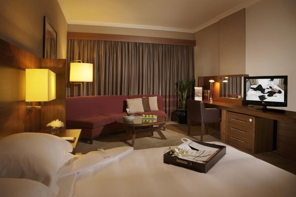 Jumeira Rotana - होटल 4*