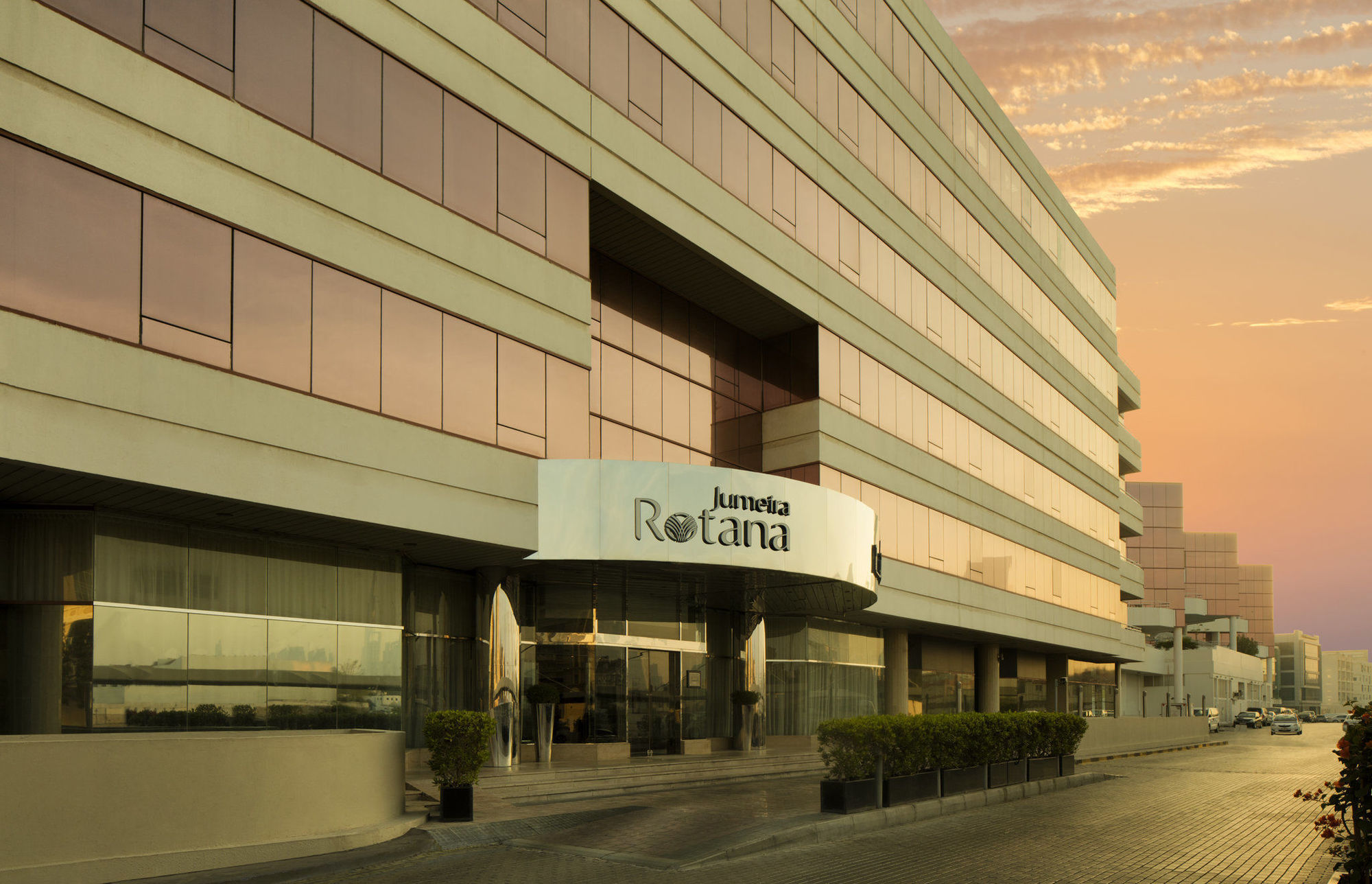 होटल Jumeira Rotana -