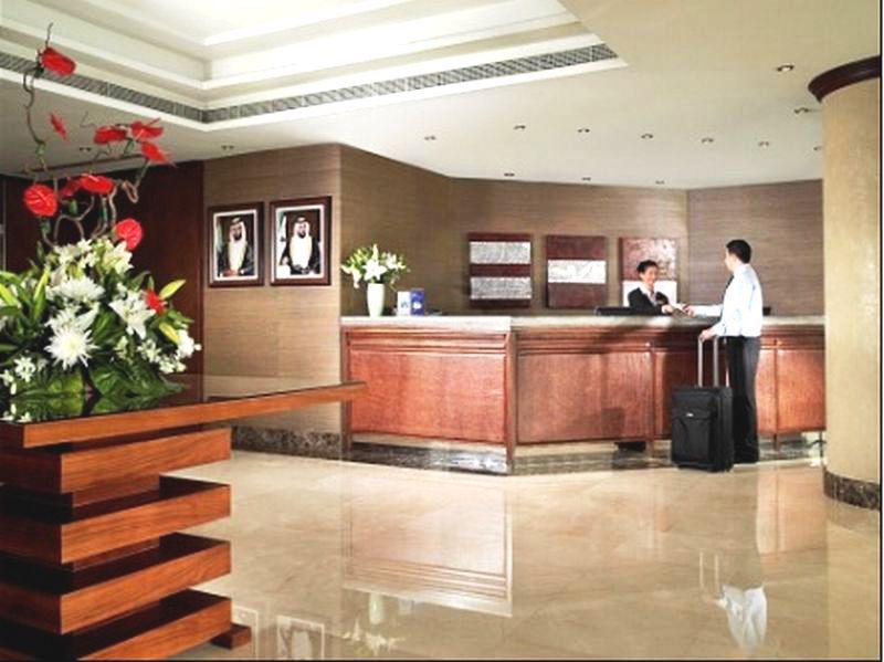 Jumeira Rotana - होटल